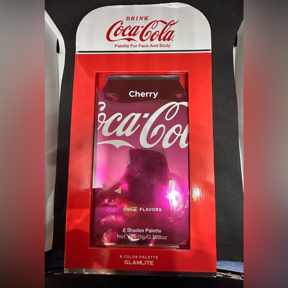 🆕 Glamlite 🍒 Coca Cola Cherry eyeshadow Palette 🍒 ✨new in box✨